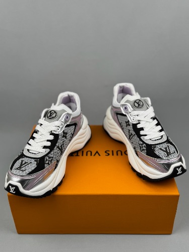 Louis Vuitton Monogram Run 55 sneakers — 4