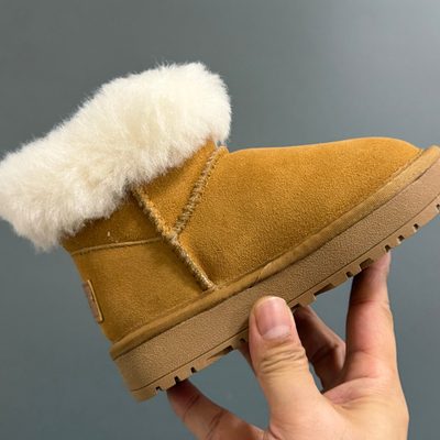 UGG Classic Mini Fluff BOOTS — 6