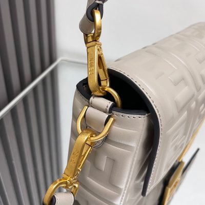 Fendi Baguette bag (T) — 3