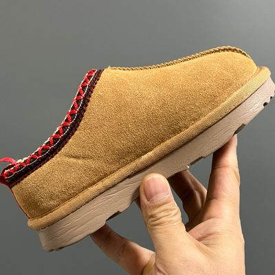 UGG Tazz (or UGG Tazz II) slip-on platform slippers — 6