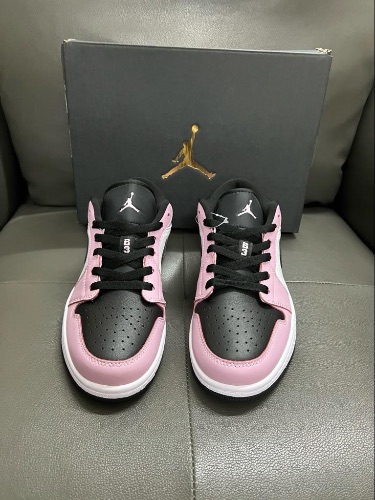 Nike Air Jordan 1 Low sneakers in the "Light Arctic Pink" — 3