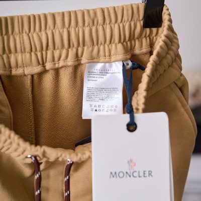 Moncler shorts — 10