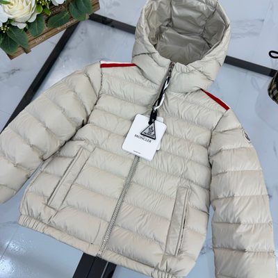 Moncler Enfant Donvar Down Hooded Short Puffer Jacket — 4