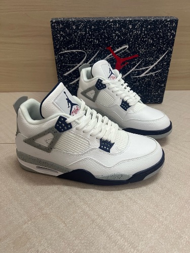 Nike Air Jordan 4 Retro Midnight Navy sneakers — 4