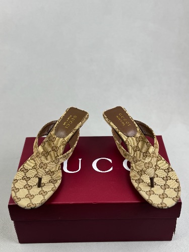 Gucci Vittoria GG canvas thong sandals — 4