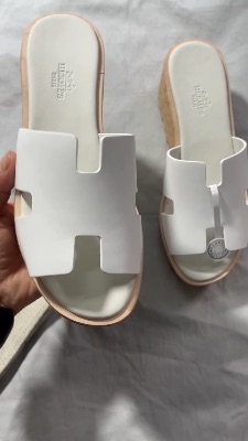 Hermès Eze 30 leather sandals in white — 5