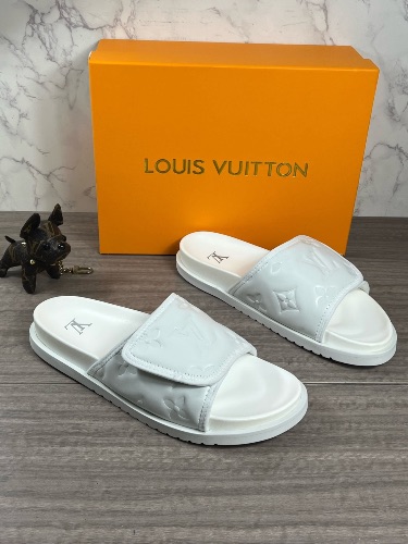 Louis Vuitton Waterfront slider — 4