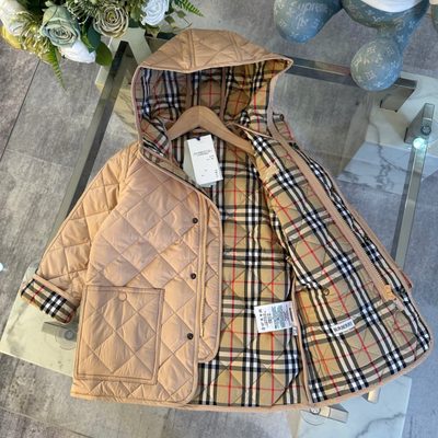 Burberry Kids Quilted Hooded Parka — 4