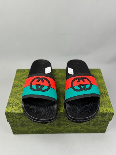 Gucci men's rubber sliders — 3