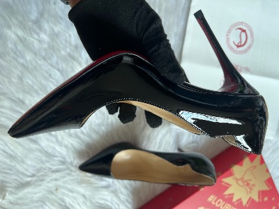 Christian Louboutin Hot Chick 100 Patent Leather Pumps in black — 4