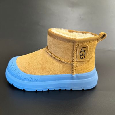 UGG mini boot — 3