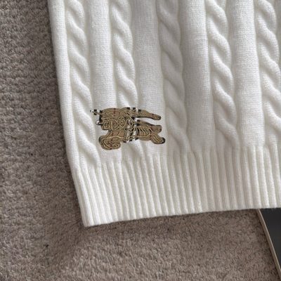 Burberry long-sleeved knit sweater — 6