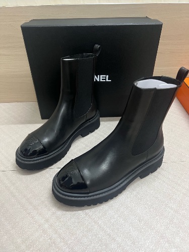 Chanel 22A black calfskin and patent leather cap-toe ankle boots — 3