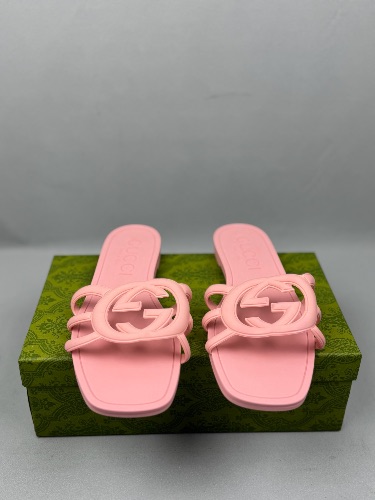 Gucci Palma rubber slide sandals in pink — 3