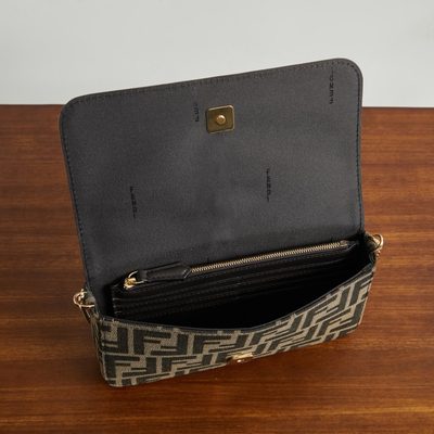 Fendi Fendigraphy Wallet On Chain (T) — 9