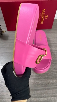 Valentino Garavani VLogo signature pink leather platform slides — 5