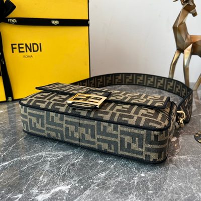 Fendi Baguette bag (T) — 4