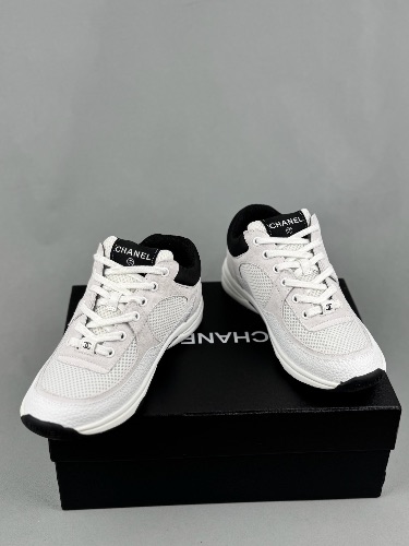 Chanel CC Logo Sneaker White/Black — 4