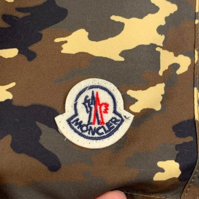 Moncler camouflage print swim shorts — 9