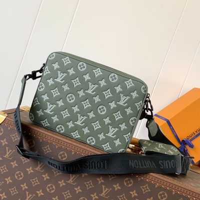 Louis Vuitton Trio Messenger Bag — 3