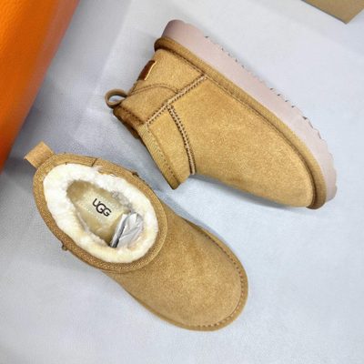 UGG Classic Ultra Mini Boots — 9