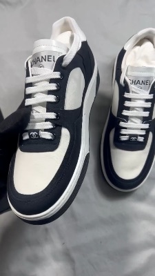 Chanel trainers in white and black — 5