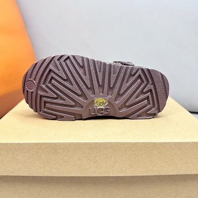 UGG kids' suede short boots — 9