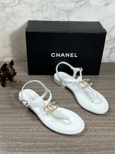 Chanel leather thong sandals — 4