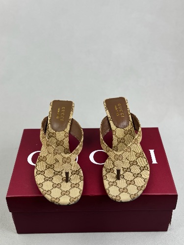 Gucci Vittoria GG canvas thong sandals — 3