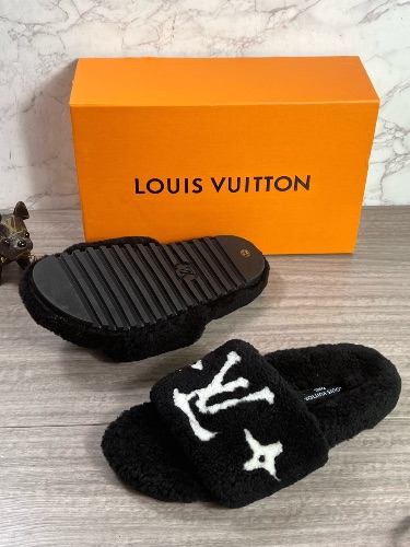 Louis Vuitton shearling paseo flat