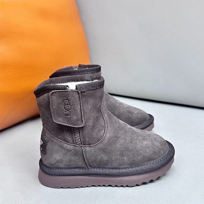 UGG kids' suede short boots — 3