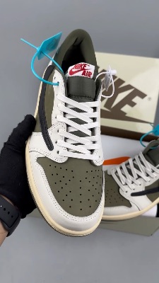 Nike x Travis Scott Air Jordan 1 Low OG SP "Medium Olive" sneakers — 5