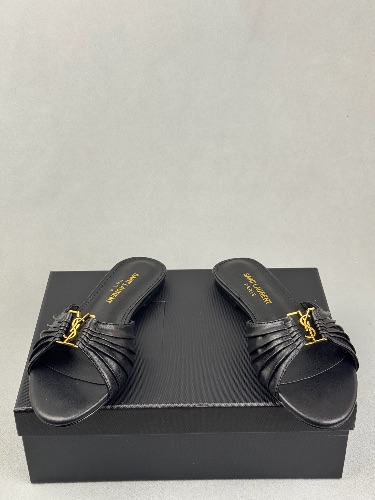 Saint Laurent Babylone leather mule in black — 4