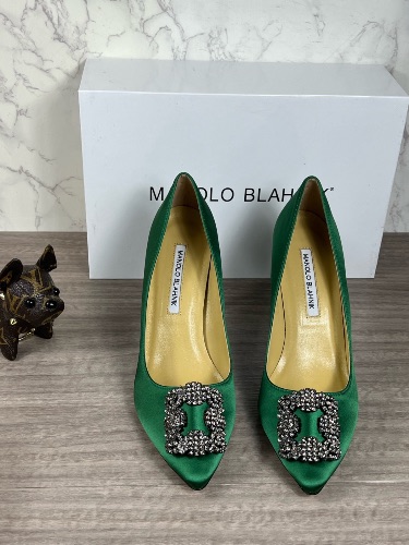Manolo Blahnik Hangisi pumps — 3