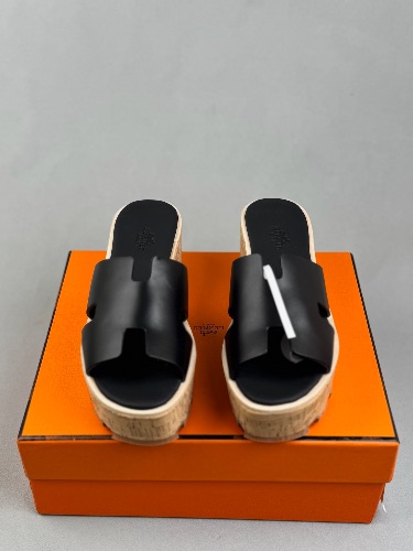 Hermès Eze 30 black calfskin sandals — 3