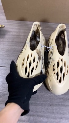 Yeezy Foam Runner MX Cream Clay sneakers — 10
