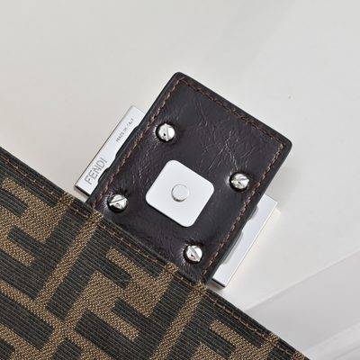 Fendi Baguette bag (T) — 4