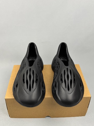 Adidas Yeezy Foam Runner "Onyx" sneakers — 3