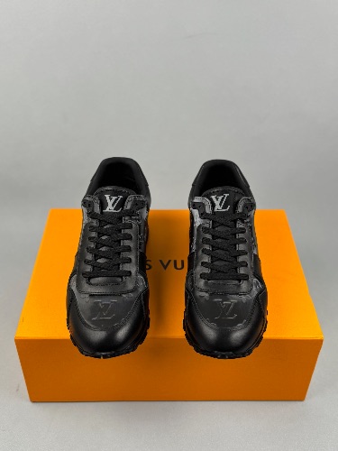 Louis Vuitton Run Away trainers in black — 3