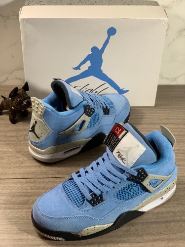 Nike Air Jordan 4 Retro sneakers