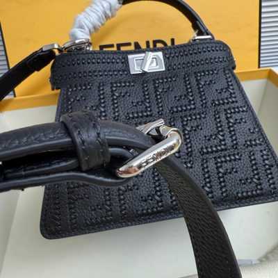 Fendi Peekaboo ISeeU bag (T) — 6