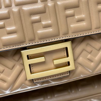 Fendi Baguette Chain Midi bag (T) — 3
