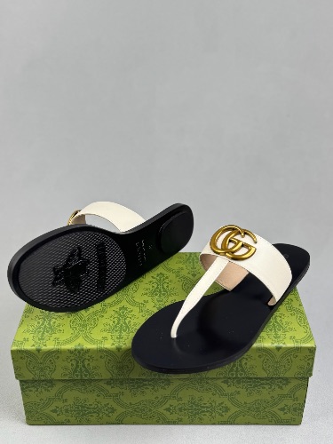 Gucci white leather Marmont thong sandals