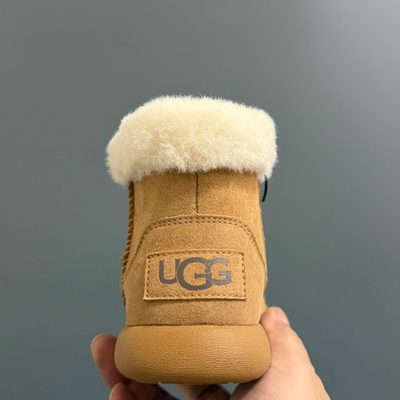 UGG Classic Mini Fluff BOOTS — 7