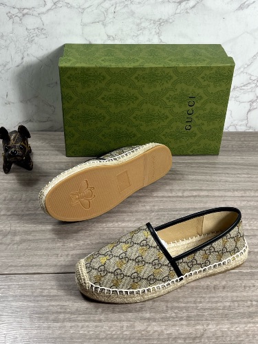 Gucci GG Supreme Canvas Bee Espadrilles