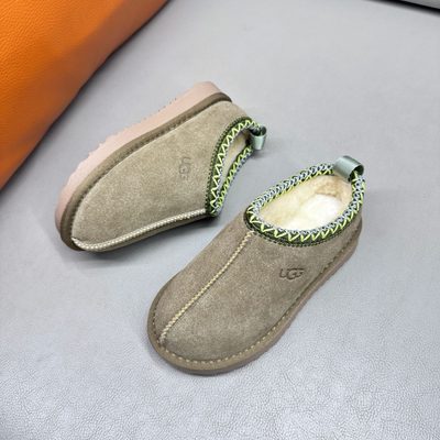 UGG Tazz (or UGG Tazz II) platform mule slipper — 9
