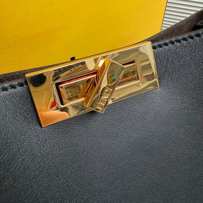 Fendi Way leather shoulder bag (T) — 4