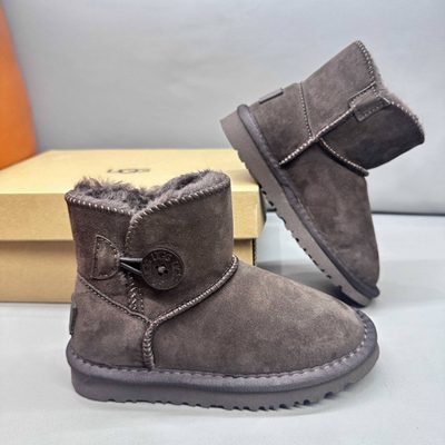 UGG-style kids' button-detail sheepskin ankle boots — 7