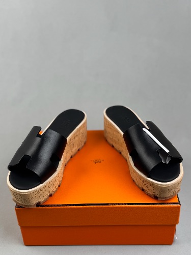 Hermès Eze 30 black calfskin sandals — 4
