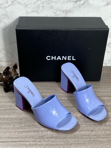 Chanel lilac patent leather mules